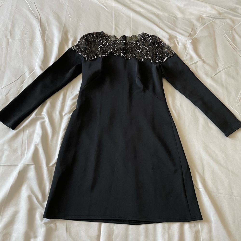 TADASHI SHOJI BLACK DRESS WITH SILVER BEADS TO TOP LACES